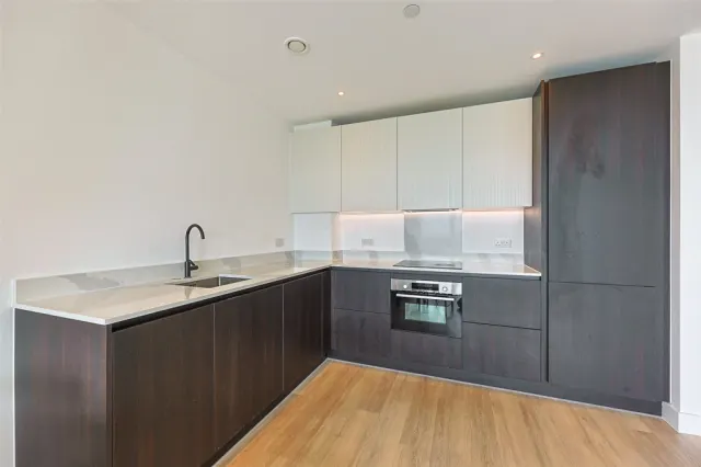 Heartwood Boulevard, Acton, W3, photo 3