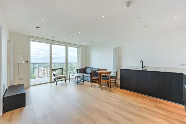 Heartwood Boulevard, Acton, W3, photo 2