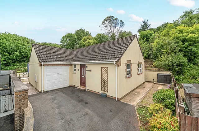 Embury Close, Kingskerswell, Newton Abbot, Devon, TQ12