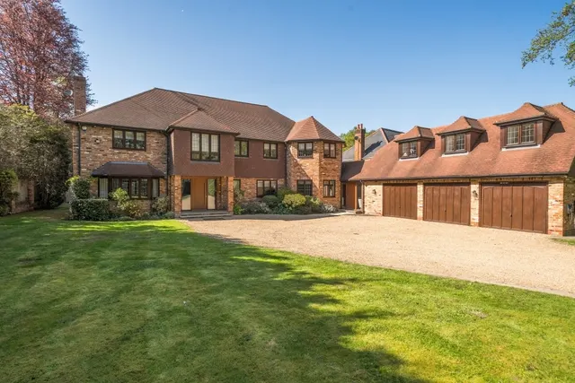 Coronation Road, Ascot SL5, photo 1