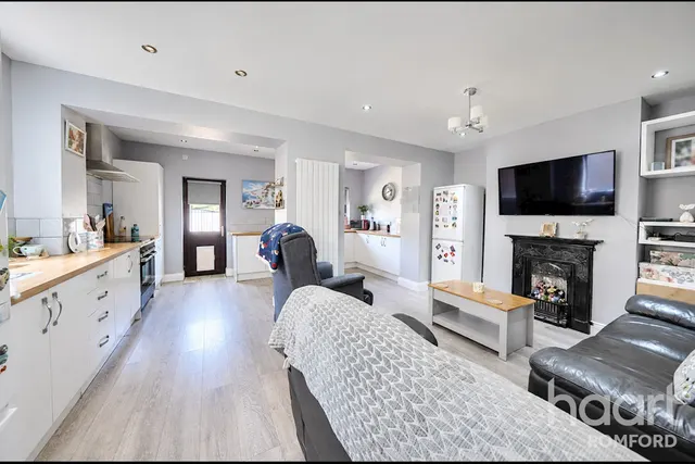 Lilac Gardens, Romford, RM7, photo 2