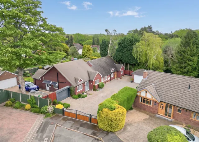 Rowthorn Close, Streetly, photo 1