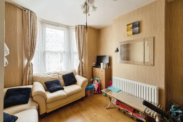 Keogh Road, London, E15, photo 2