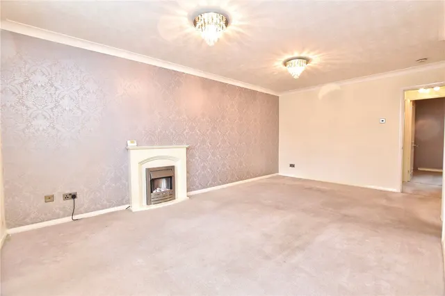Kathan Close, Newbold, OL16, photo 3