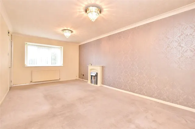 Kathan Close, Newbold, OL16, photo 2
