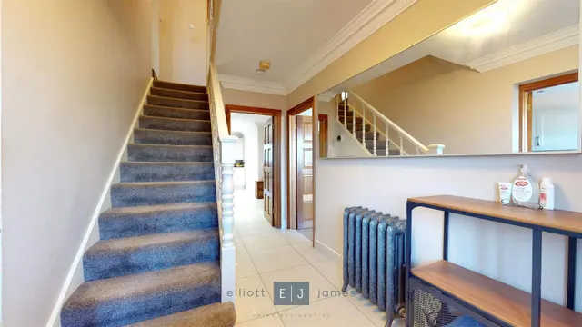 Lechmere Avenue, Chigwell, IG7, photo 2