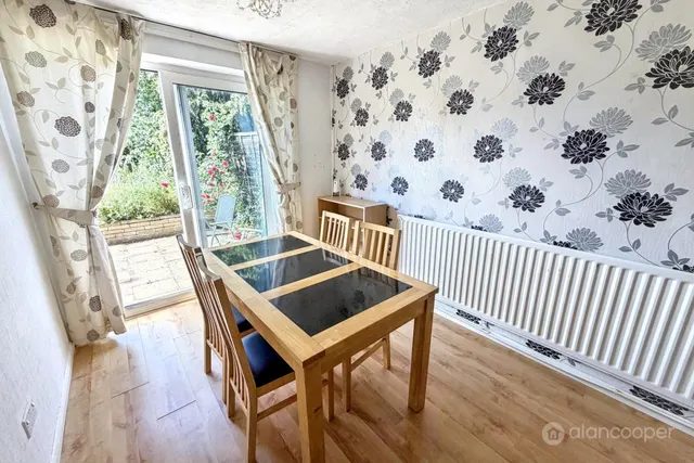 Brackendale Drive, Stockingford, CV10, photo 3
