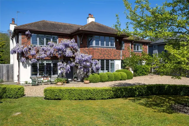 Lower Farm Road, Effingham, Leatherhead, Surrey, KT24 5JL, photo 1