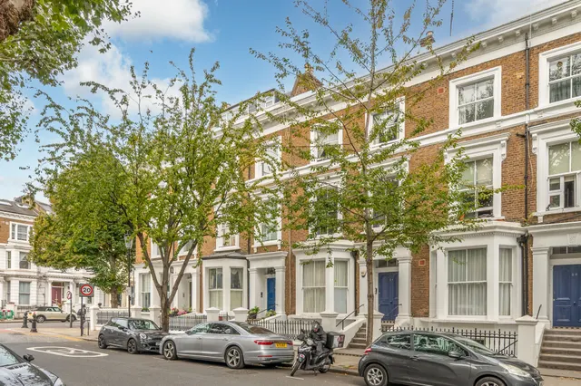 Flat D, 22 Upper Addison Gardens, London, photo 1