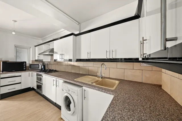 Hart Grove, Southall, UB1, photo 2