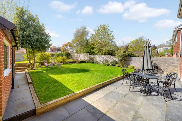 Photo 2 — Trentham Close, Widnes, Widnes, WA8 9RH