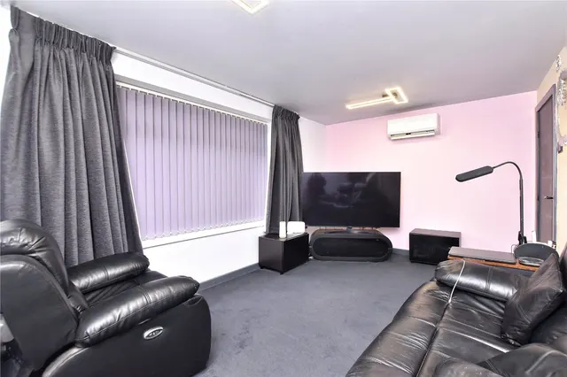 Albion Street, Castleton, OL11, photo 2