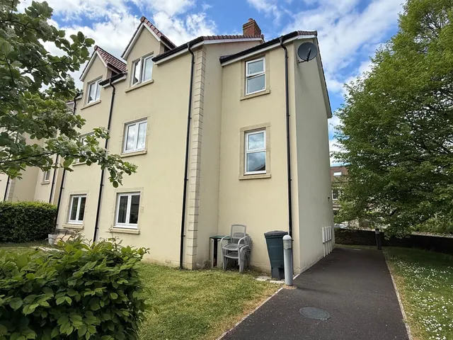 Bennett Gardens, Frome, photo 1