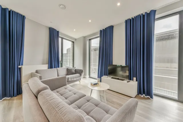 Flat 701, Underwood House, Brentford, photo 1