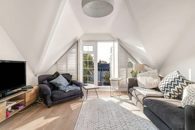Madeley Road, London, W5, photo 2