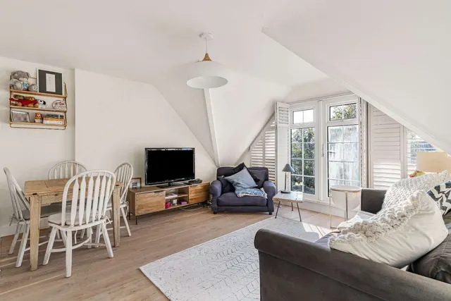 Madeley Road, London, W5, photo 3