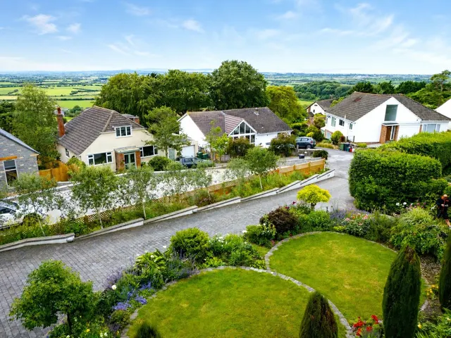 Hillside Road, Bleadon, BS24, photo 3
