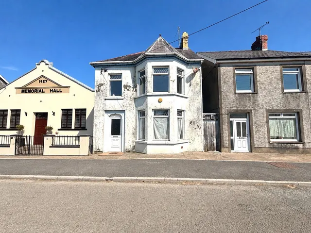Market Street, Whitland, SA34, photo 1