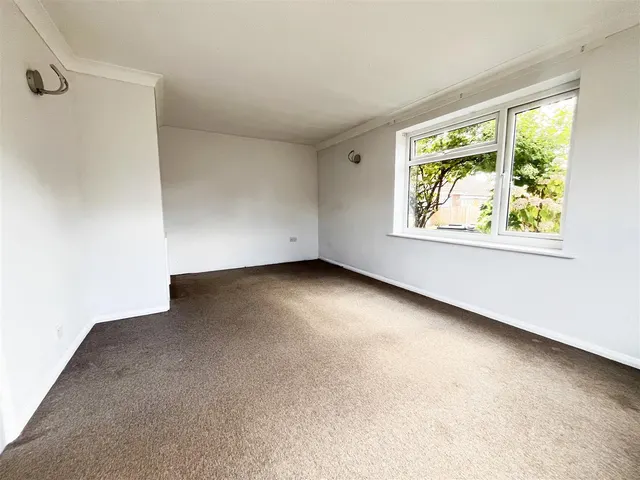 Photo 3 — Grange Close, Horam, Heathfield, TN21 0EG