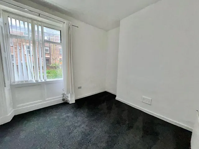 Grosvenor Road, Birkenhead, CH43, photo 3