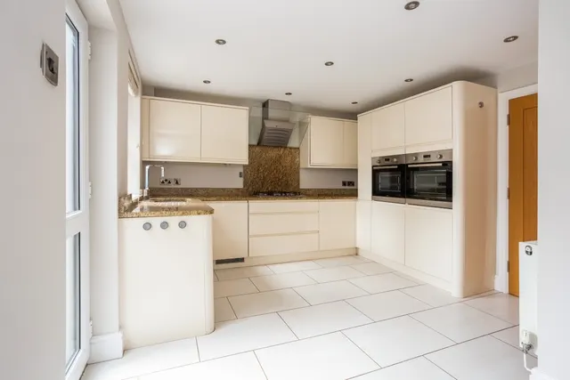 Photo 3 — Rodney Road Cheltenham GL50