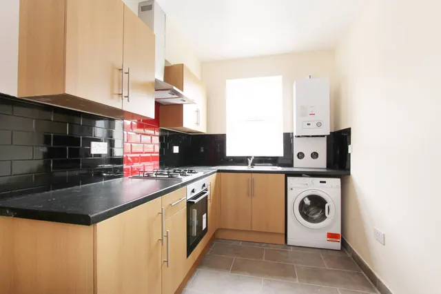 Greenford Road, Greenford, UB6, photo 1