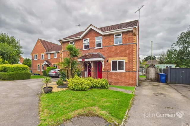 Ashbrook Close, Uttoxeter, photo 1