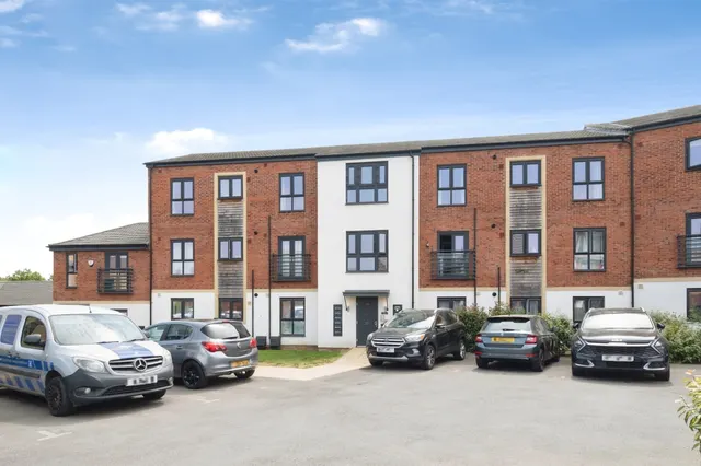 Four Marks Close, Broughton, Milton Keynes, photo 1