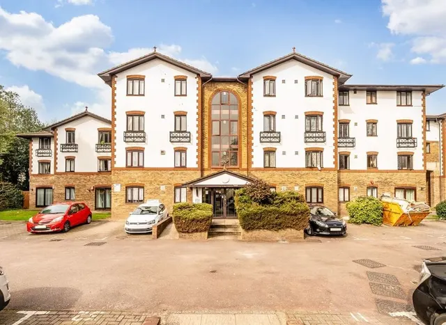 Lampton Road, Hounslow, TW3, photo 1