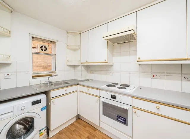 Lampton Road, Hounslow, TW3, photo 3