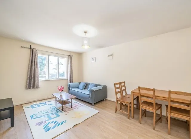 Lampton Road, Hounslow, TW3, photo 2