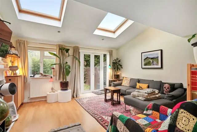 Photo 3 — Strawberry Vale, Twickenham, TW1 4RU