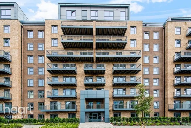 Farington House, Beaufort Park, NW9, photo 1