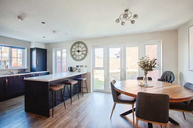 Rosefinch Road, Goldthorpe, S63, photo 3