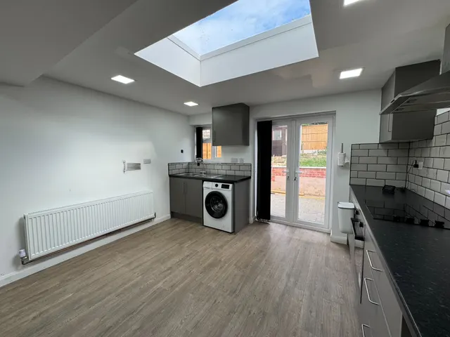 Kinsdale Drive, Leicester, LE5, photo 3