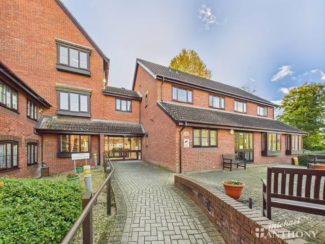 Photo 3 — Churchill Court, Beaconsfield Road, Aylesbury, HP21 7RQ