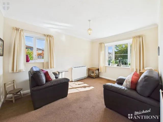 Photo 2 — Churchill Court, Beaconsfield Road, Aylesbury, HP21 7RQ