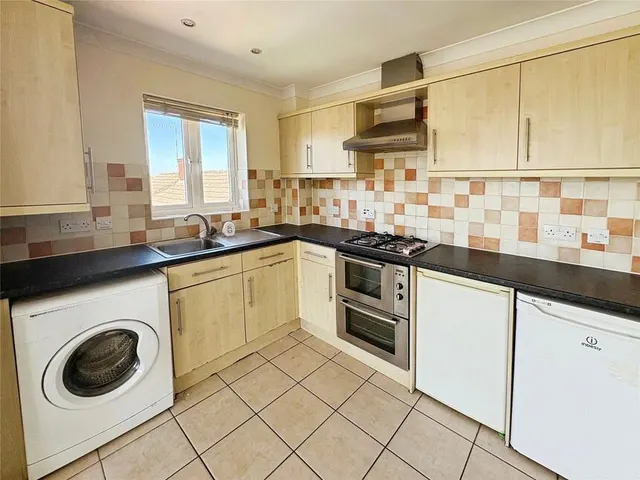 Photo 3 — Nuneaton Road, Bedworth, Warwickshire, CV12