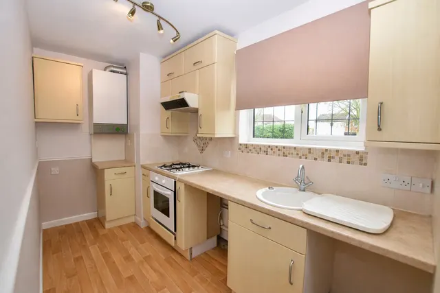 Photo 2 — Holliwell Close, Colchester, Colchester, CO3 0FZ
