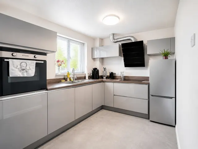 Peter James Court, Stafford, ST16, photo 2