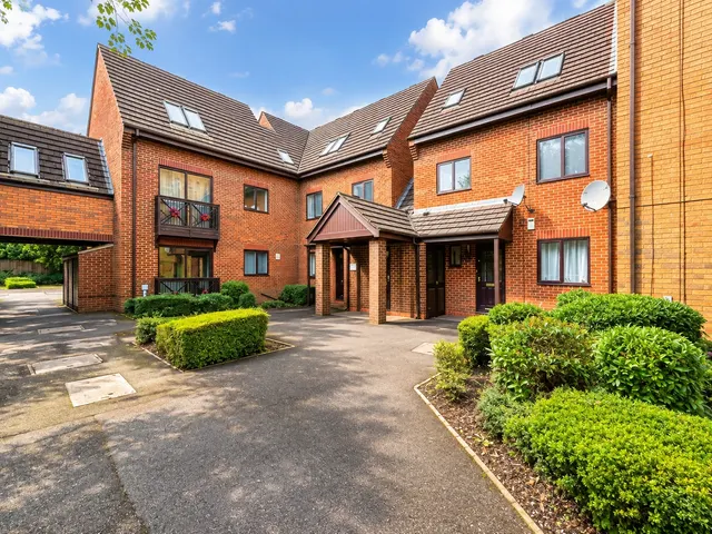 Peter James Court, Stafford, ST16, photo 1