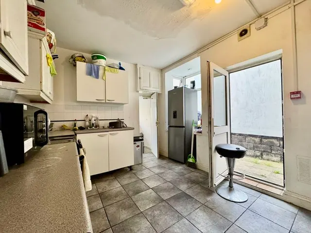 Photo 3 — Stockwood Crescent, Luton LU1 3SS