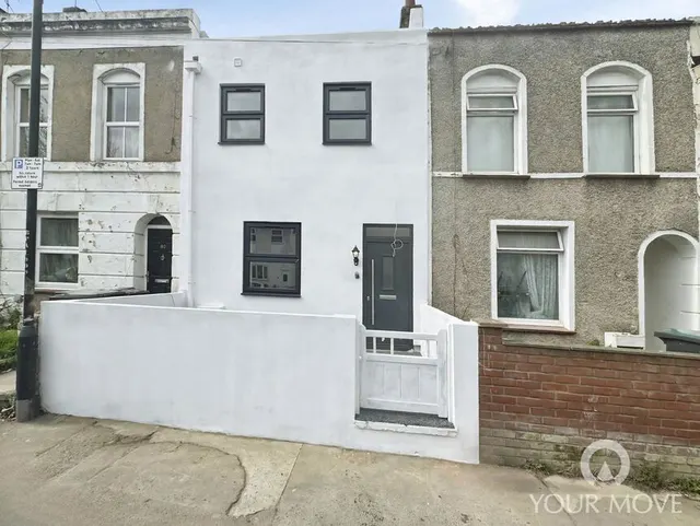 Peacock Street, Gravesend, Kent, DA12, photo 1