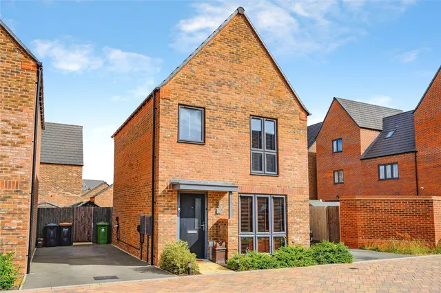 Hawthorn Lane, Houghton Regis, Dunstable, Bedfordshire, LU5, photo 1