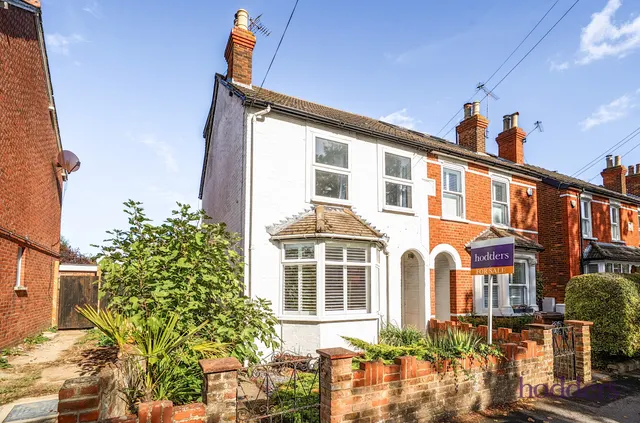 4 bedroom house, Stepgates, Chertsey, KT16