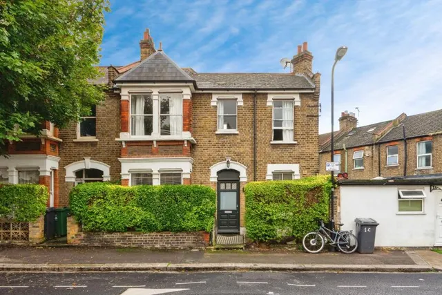 Goodman Road, London, E10, photo 1