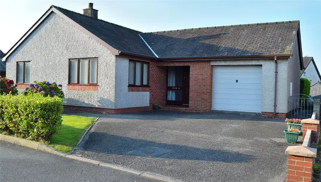 Llys Y Rhos, Rhostrehwfa, photo 1