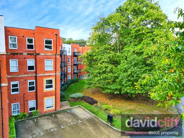 Edrich Grange, Crowthorne, RG45, photo 1