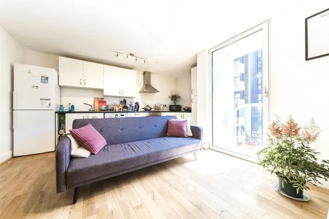 Photo 3 — Westwood House, Canary Wharf, London
