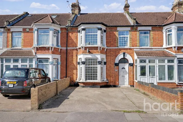 Grosvenor Road, Ilford, IG1, photo 1